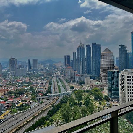 Summer Suites Klcc By Victorians Куала-Лумпур Экстерьер фото