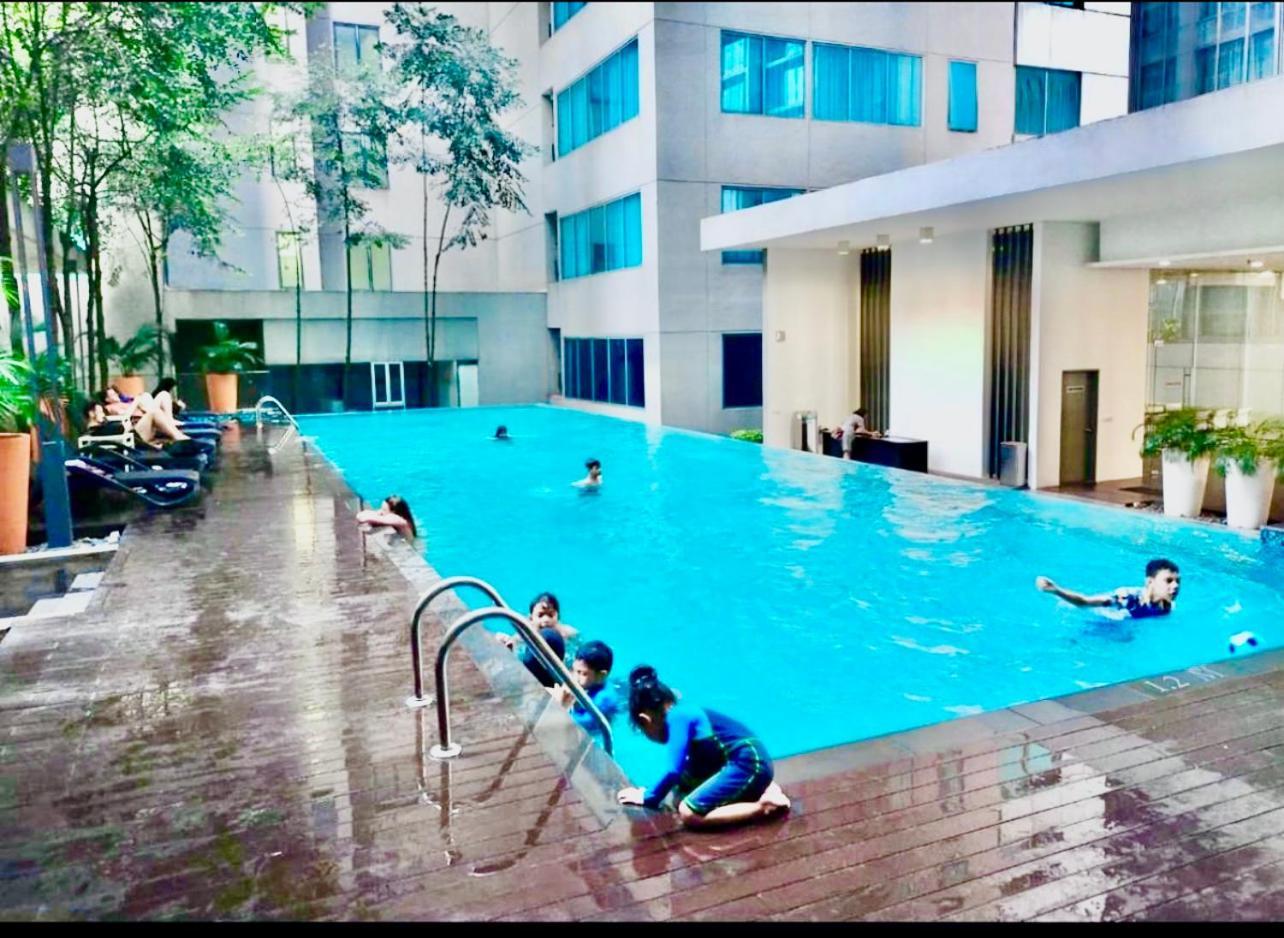Summer Suites Klcc By Victorians Куала-Лумпур Экстерьер фото