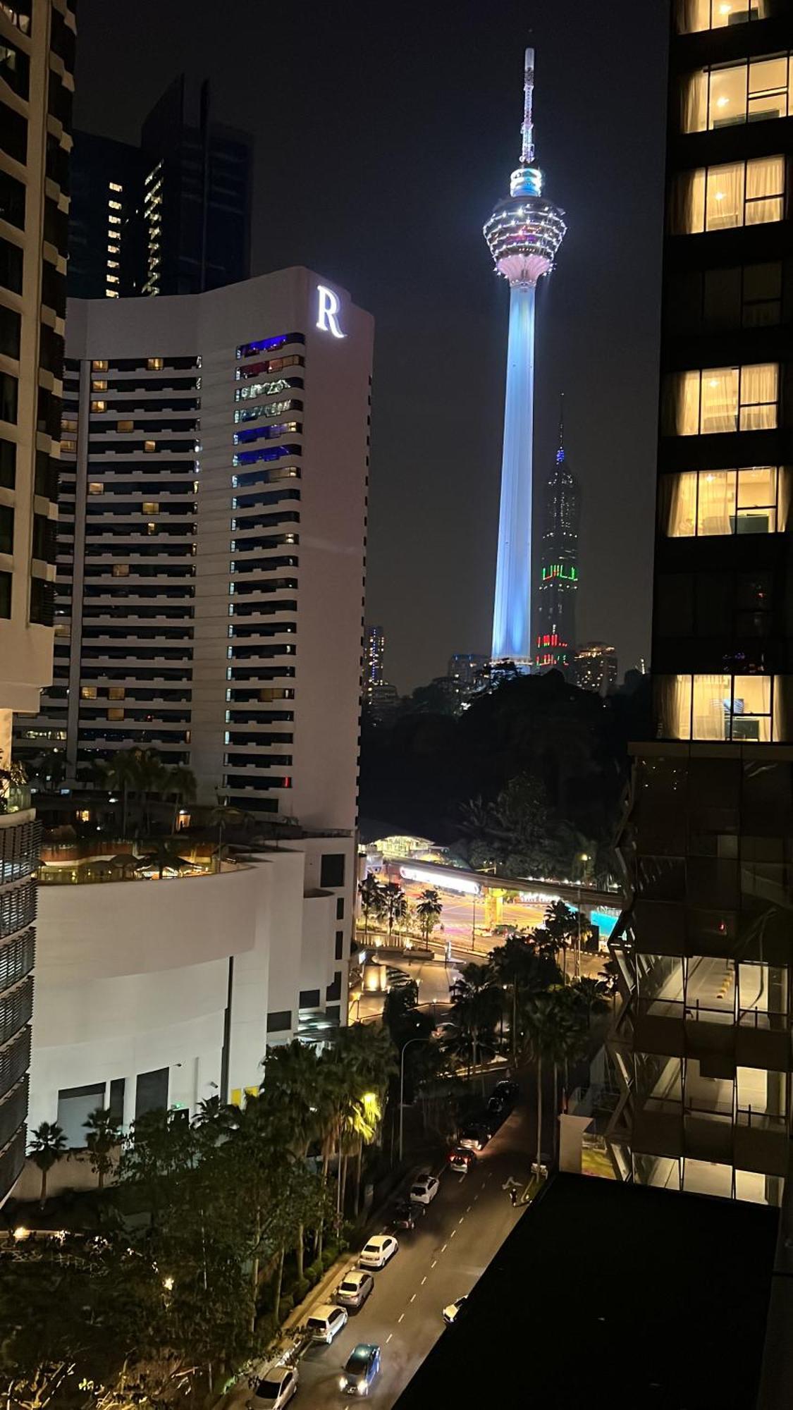 Summer Suites Klcc By Victorians Куала-Лумпур Экстерьер фото