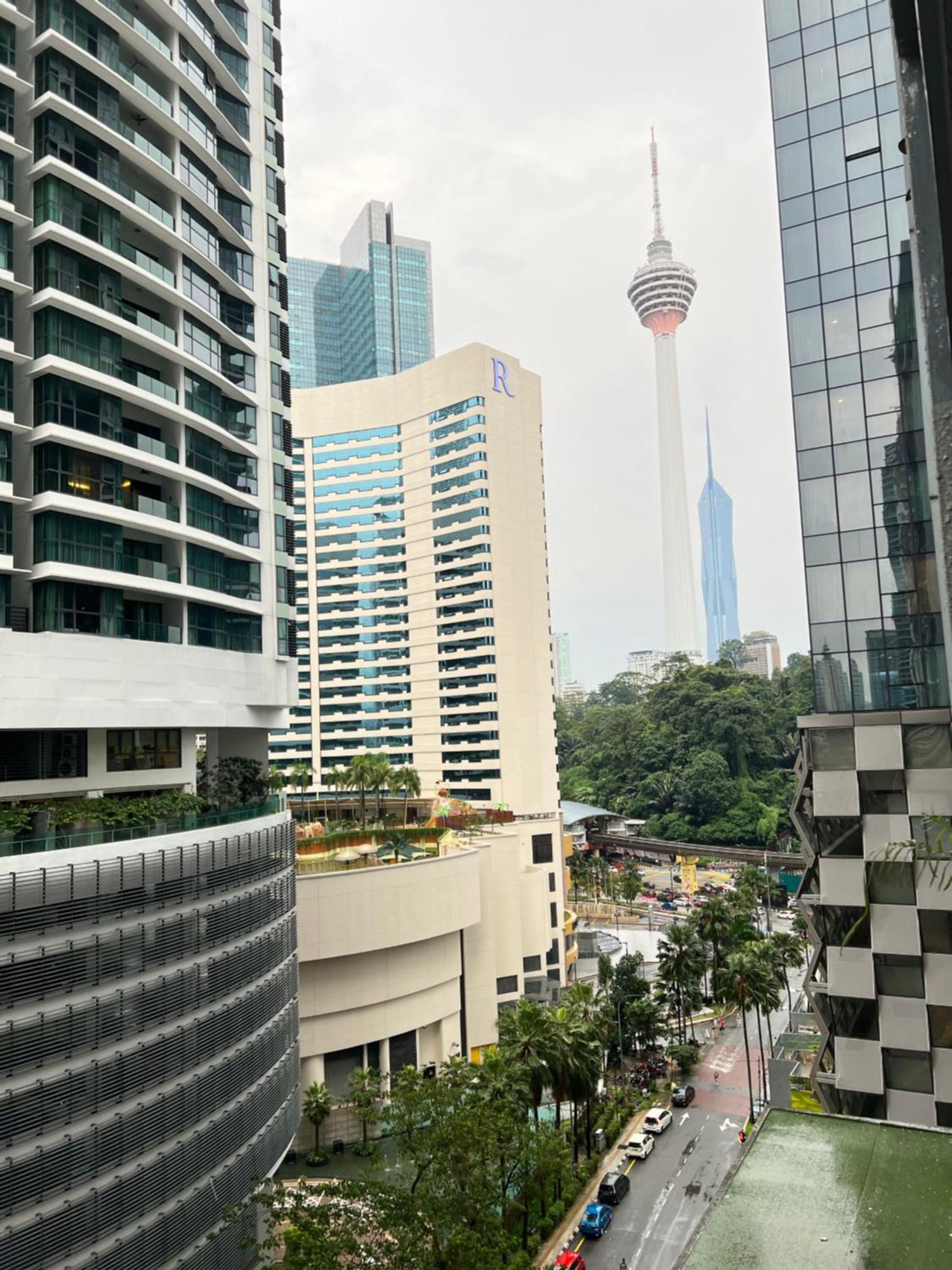Summer Suites Klcc By Victorians Куала-Лумпур Экстерьер фото